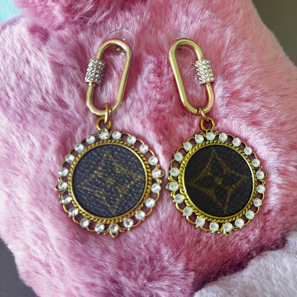 NWOT Keep it Gypsy Earrings